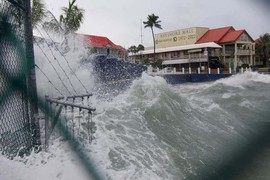 Mỹ: Siêu bão Ian đổ bộ vào bang Florida