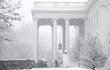 “Địa ngục trắng” trong bão tuyết kinh hoàng ở Mỹ và Nhật Bản 