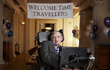 Chấn động dự đoán cuối cùng của Stephen Hawking: Có thể du hành thời gian?