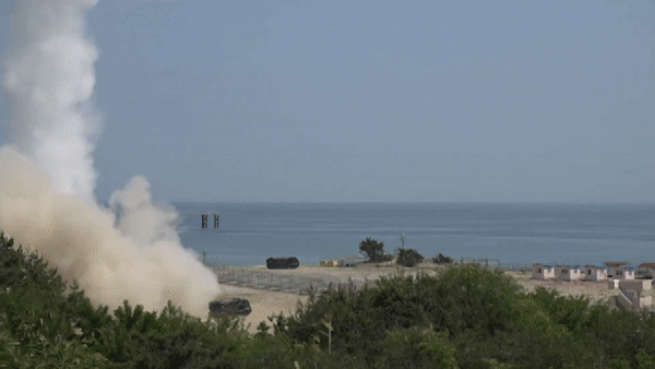 Tên lửa đạn đạo Hyunmoo-2 Hàn Quốc rơi ngay sau khi phóng