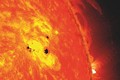 Xuất hiện vết đen Mặt Trời gấp 3 lần Trái Đất, thảm họa xảy ra? 