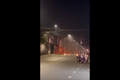 Video: Hai nhóm hỗn chiến như phim ở TP Biên Hoà, tiếng nổ như súng