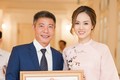 MC Thảo Vân gửi hoa, bạn gái nghẹn ngào khi Công Lý được trao tặng NSND