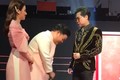 Cái cúi đầu xin lỗi của Quang Lê và sự thật buồn trong showbiz