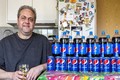 Cuồng Pepsi 20 năm, người đàn ông “thoát nghiện” bằng cách cực dị 