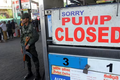 Sri Lanka ngừng bán xăng cho xe cá nhân