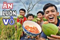 "YouTube nghèo nhất Việt Nam" tặng đồ đắt đỏ cho đồng nghiệp