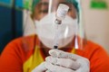 Choáng: Người đàn ông Indonesia thừa nhận đã tiêm 16 mũi vaccine Covid-19