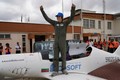 Cậu bé 16 tuổi lập kỷ lục một mình bay vòng quanh thế giới