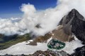 Bí mật rùng rợn về “hồ của người chết” trên dãy Himalaya