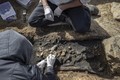 Phát hiện mộ cổ 2.300 tuổi, giật mình thấy thi hài bị cháy xém 