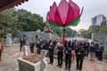 Lãnh đạo Thành phố Hà Nội dâng hương tượng đài vua Quang Trung