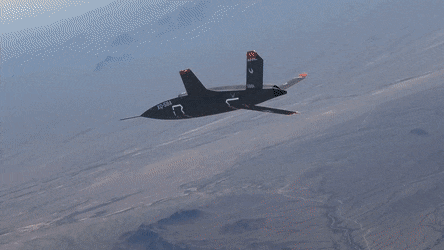 Máy bay XQ-58A Valkyrie vừa bị F-35 Mỹ bắn nhầm mạnh cỡ nào?