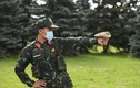 Xạ thủ bắn tỉa Việt Nam dùng đá rèn yếu lĩnh, luyện thể lực 