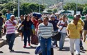 Khủng hoảng kinh tế, dân Venezuela ùn ùn kéo sang Colombia