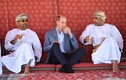 Hoàng tử William dân dã, ngồi uống nước tán gẫu cùng ngư dân Oman