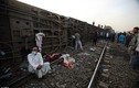 Hiện trường tai nạn tàu hỏa ở Ai Cập, hơn 100 người thương vong