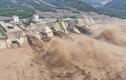 Trung Quốc cho nổ đê chắn nước để chuyển hướng dòng lũ