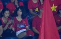Nữ CĐV trên khán đài của U23 Việt Nam khiến CĐM thao thức