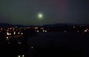 Sửng sốt bóng sáng kỳ lạ như UFO trên bầu trời Australia
