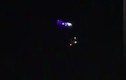 Luồng sáng trên bầu trời trung tâm thương mại Mỹ nghi UFO