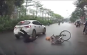 Video: Pha va chạm giao thống khiến dân mạng đau đầu tranh cãi