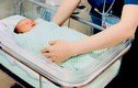 Bé sơ sinh bị bỏ rơi hố ga ở Hà Nội chuyển xấu, nhiễm trùng máu nặng