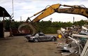 “Đắng lòng” siêu xe Mercedes SLS AMG bị hành hình bởi máy cắt