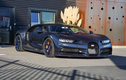 Siêu xe Bugatti Chiron hầm hố với thân xe sợi carbon xanh