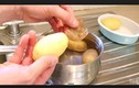 Kiểu gọt khoai tây không dùng dao dễ ợt 