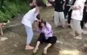 Phẫn nộ nữ sinh Thanh Hóa bị đánh hội đồng dã man, bạn bè hả hê cổ vũ