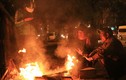 Hà Nội: Người lao động đốt lửa chống chọi với rét dưới 10 độ C