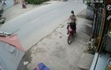 Video: Xôn xao vụ khách ôm vàng bỏ chạy ra khỏi tiệm ở huyện Bình Chánh
