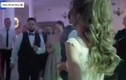 Video: Chú rể bị bạn ném lên không trung, lễ cưới hóa thành "ác mộng"