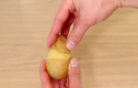 Mẹo bóc vỏ khoai tây siêu nhanh không bẩn tay
