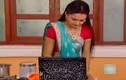 Chết cười clip rửa laptop theo phong cách Cô dâu 8 tuổi