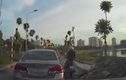 Ô tô tự chạy khi tài xế đang cãi nhau sau va chạm
