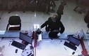 Thanh niên đội mũ lưỡi trai cướp ngân hàng ở Hà Nội ra đầu thú