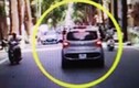 Video: Tài xế ô tô hất công an lên nắp capo xe rồi bỏ chạy ở Hà Nội