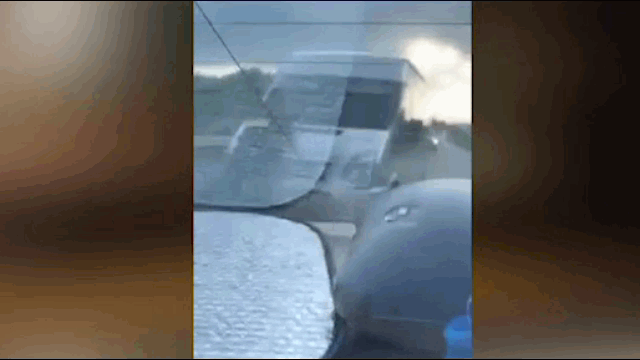Video: Giây phút chiến sĩ CSCĐ rơi khỏi nắp capo, bị xe 16 chỗ cán tử vong