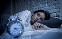 5 vật dụng tuyệt đối không để đầu giường tránh ảnh hưởng sức khỏe