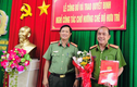 Phó Trưởng phòng CSTHAHS và HTTP tỉnh An Giang nhận quyết định chờ nghỉ hưu