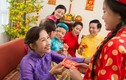 Hình ảnh đẹp về phong tục mừng tuổi ngày Tết ở Việt Nam