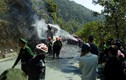 Cháy xe chở khách nước ngoài trên đèo Hải Vân sáng 30 Tết