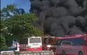 Hỏa hoạn kinh hoàng tại bến xe đưa đón công nhân, 6 ô tô bị thiêu rụi