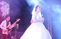 Cô dâu Nhật Thủy hát tặng chồng hơn 14 tuổi trong ngày cưới