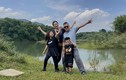 Jennifer Phạm cùng chồng và hai con đi chơi nông trại