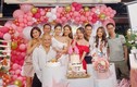 Quỳnh Nga - Việt Anh kè kè bên nhau trong tiệc mừng sinh nhật 