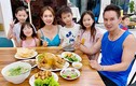 Bữa cơm của Lý Hải và vợ kém 17 tuổi cùng 4 con