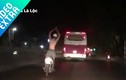 Video: Kinh hoàng thanh niên buông tay lái, "múa ballet" trên xe máy 